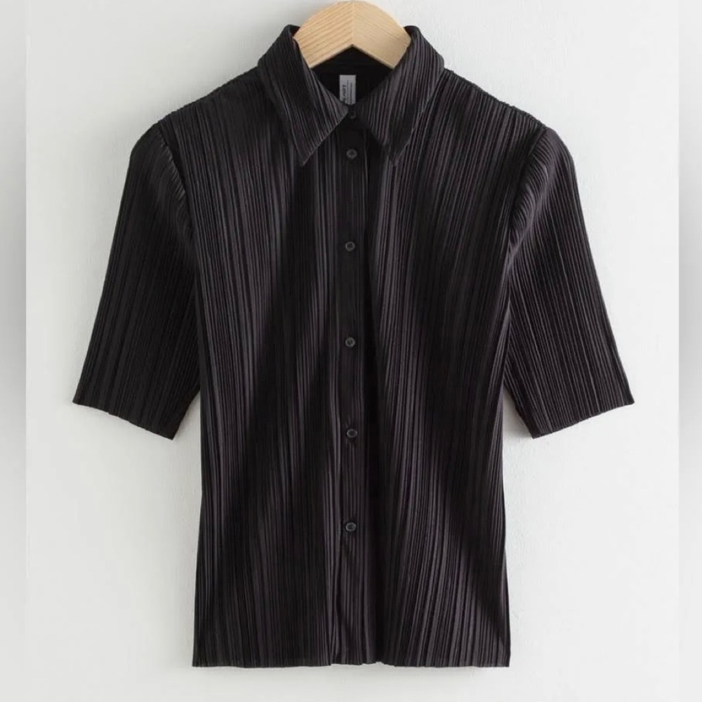 & Other Stories | Plissé Pleated Button-down Collared Blouse